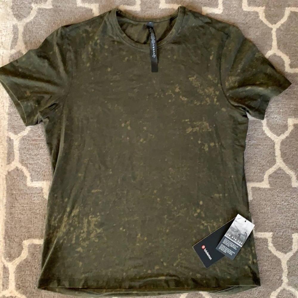 Lululemon Men’s 5 Year Basic Tee Cloudy Wash Large NWT Dark Olive Tie Dye